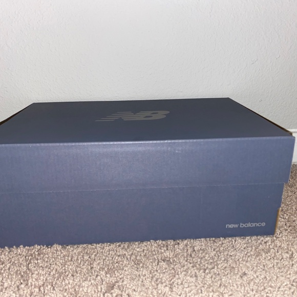 New Balance 9060 - Picture 8 of 13